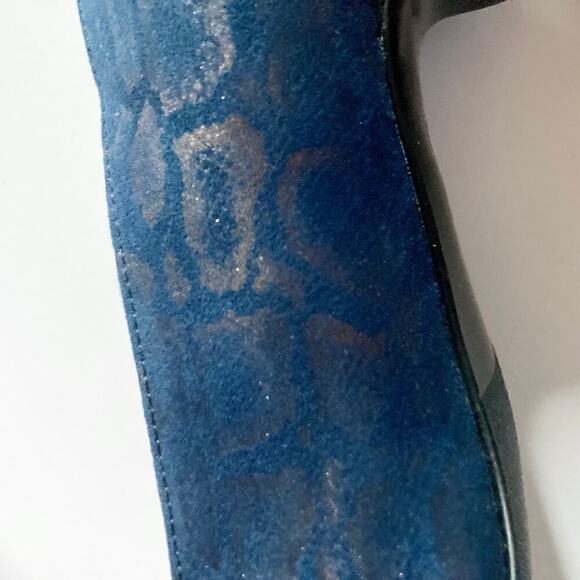 Trotters Women's Size 11.5M Navy Micro Doris Pump - Picture 6 of 9